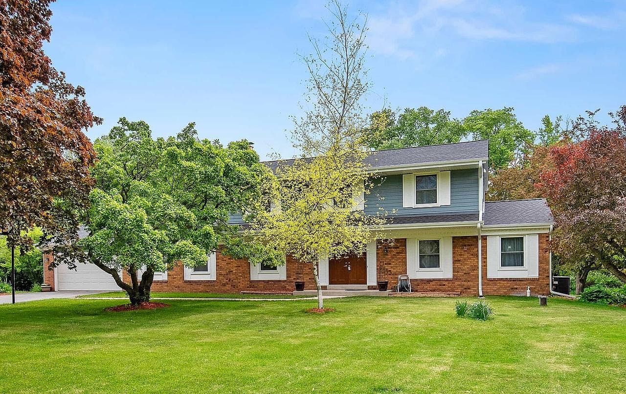 1606 Sherwood Dr, Cedarburg, WI 53012 | Zillow