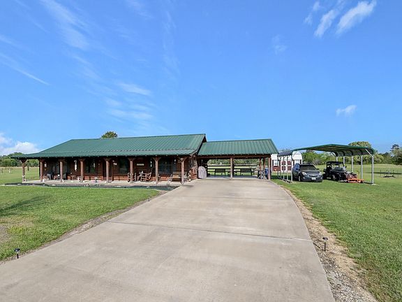 2nd image of 130 Raleigh Cir