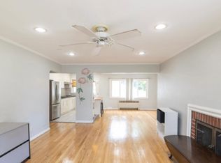 1 Van Sise Ct, Syosset, NY 11791