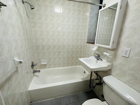 Rented by DeSimone Real Estate | media 7