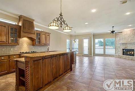 5th image of 1409 Savannah Ct