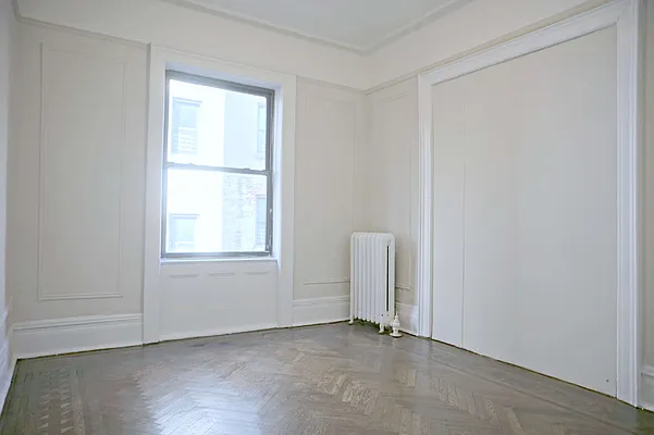 Rented by Metropolitan Equities | media 6