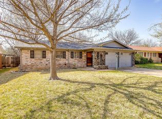 5844 Westcrest Dr W, Edgecliff Village, TX 76134