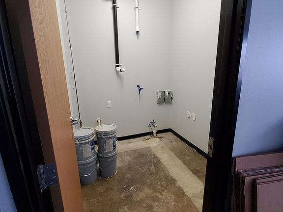 2nd image of 123 N Bridge St Suite 5