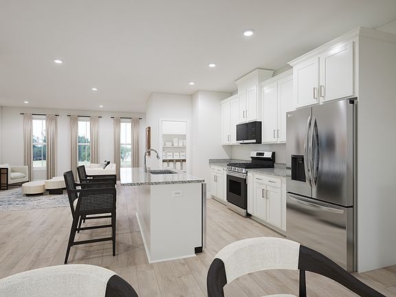 3rd image of 139 Heyford Dr