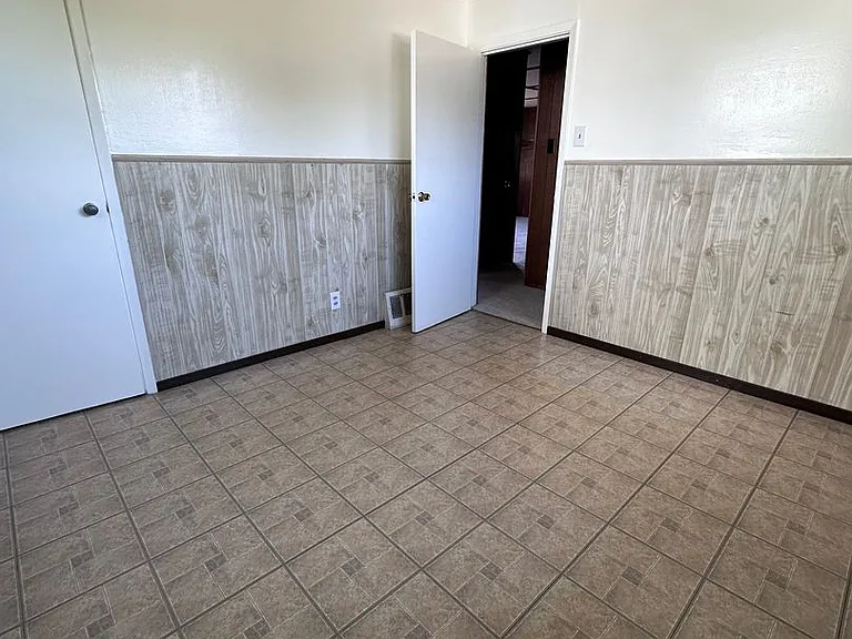 122 E Roosevelt Ave — Photo 20