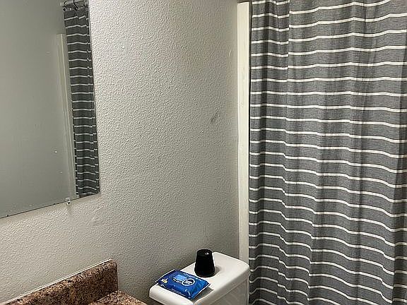 5th image of 2152 Ledbetter Ln
