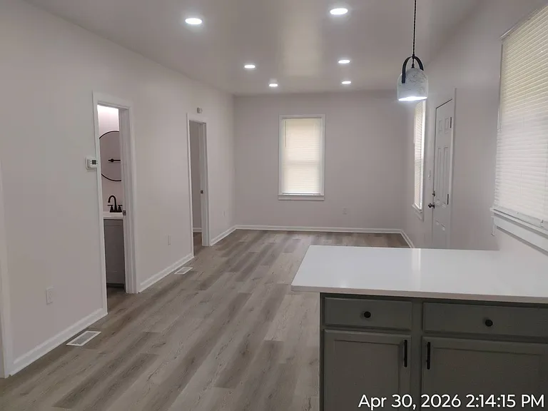 6015 Hosmer Ave — Photo 2