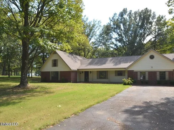 1045 Marion Trl, Nesbit, MS 38651