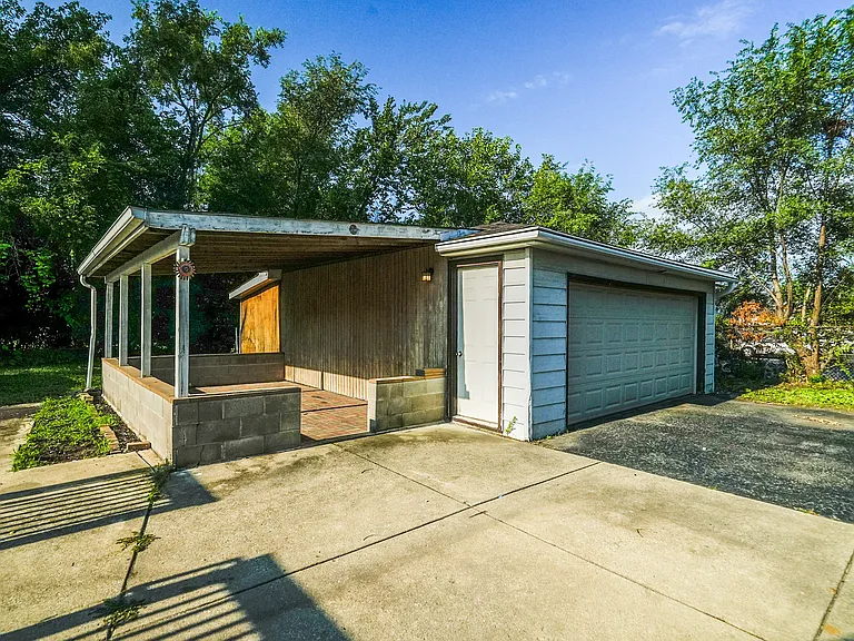 7945 W 91st St — Photo 33