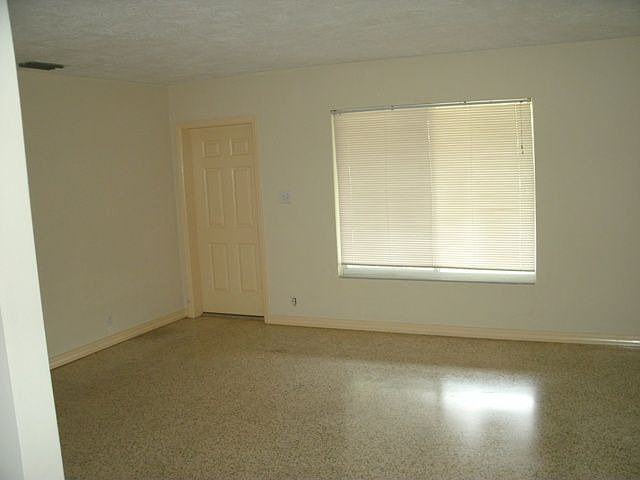 1st image of 5921 Hollywood Blvd
