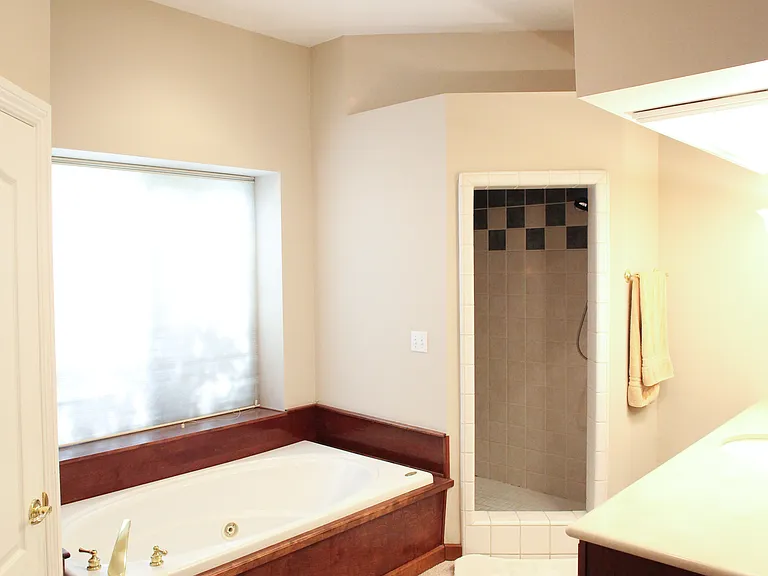 11601 Palm Ave — Photo 11