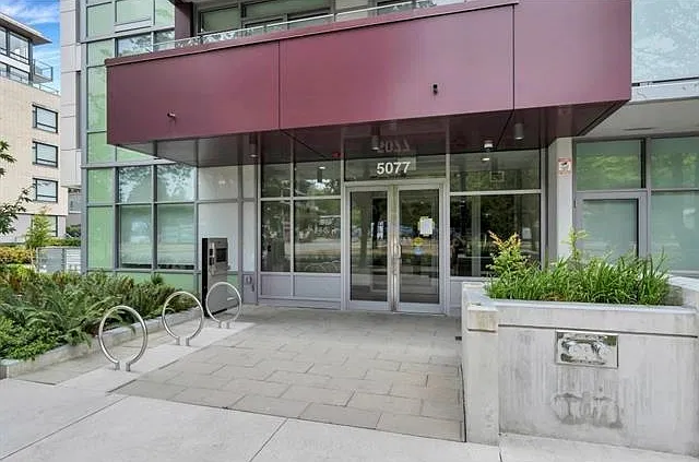 5077 Cambie St