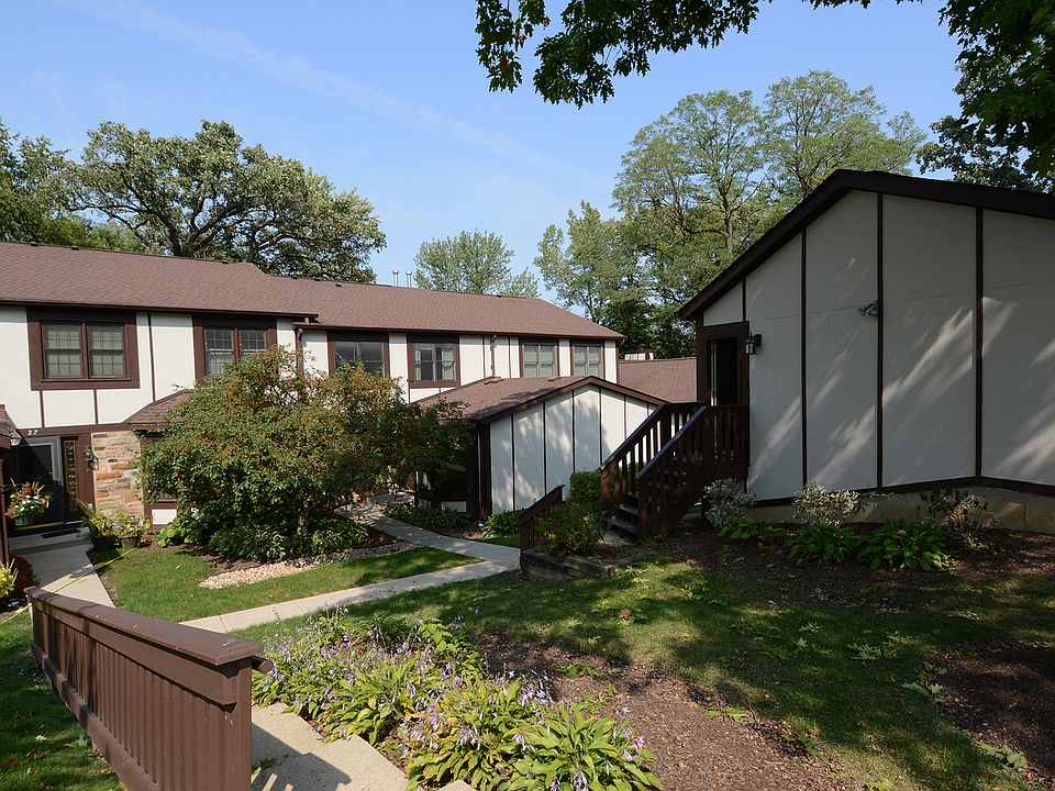 1st image of 26 White Oak Cir