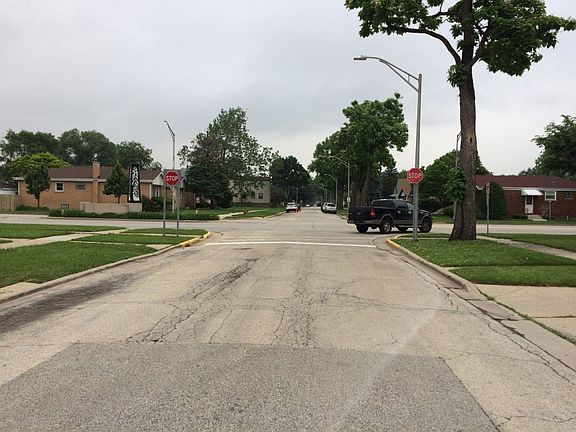 5th image of 607 Frederick Ave