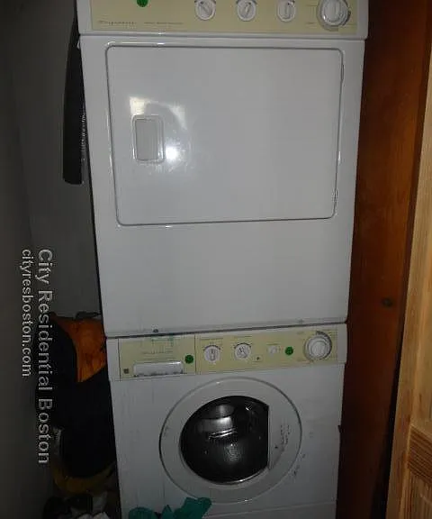 286 W 3rd St #1 — Photo 12