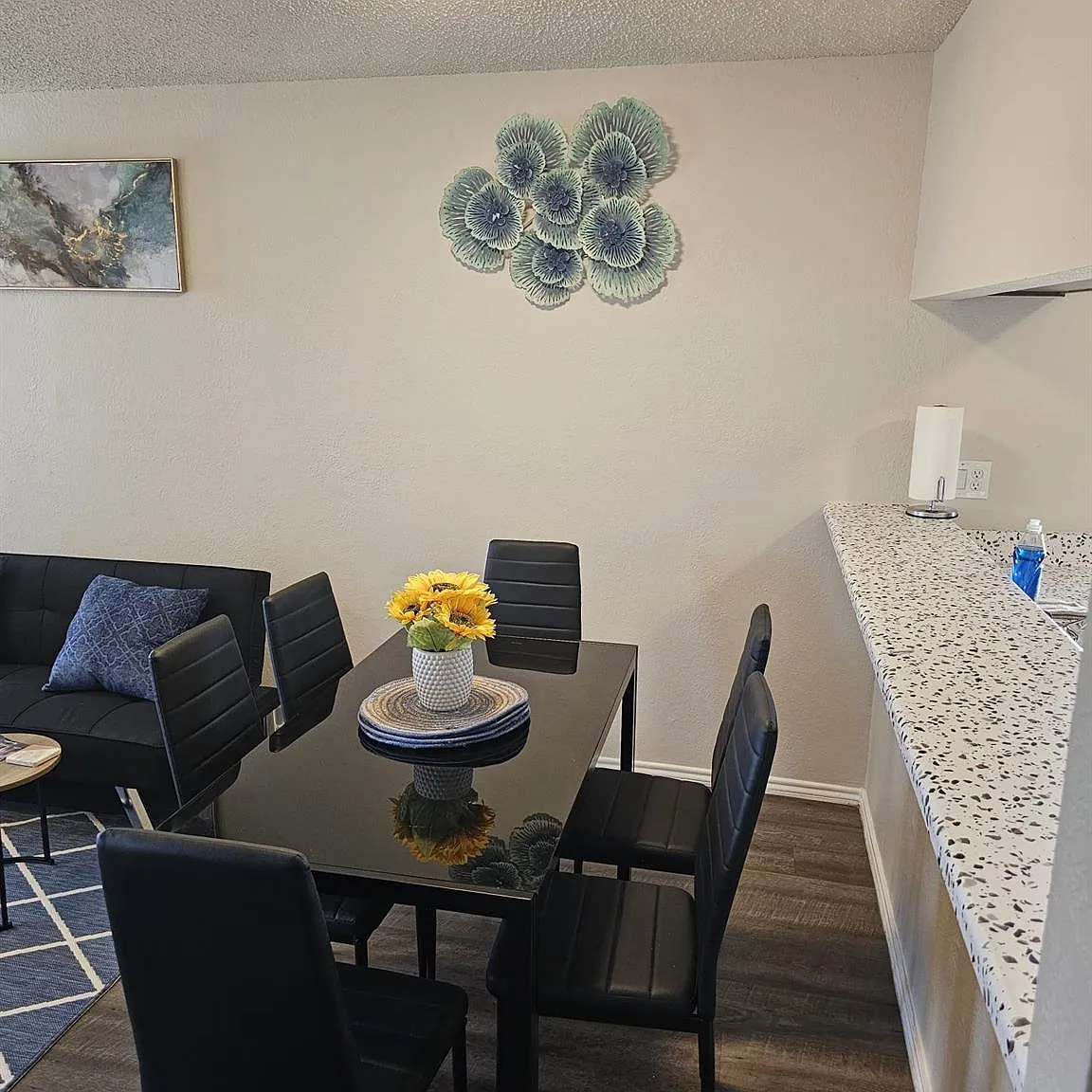 1 bed, 641 sqft, $1,100 — Photo 3