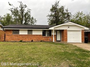 616 W Main St, Moore, OK 73160