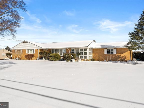 2nd image of 190 Robbins Edinburg Rd