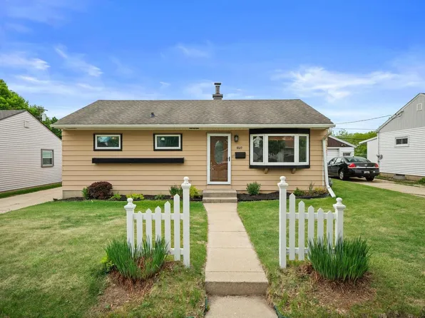 6517 W Lakefield DRIVE, Milwaukee, WI 53219