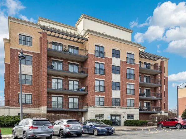 10735 W Clocktower Dr #303, Countryside, IL 60525