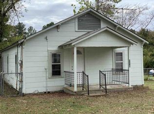 1302 E Mary Ave, Gladewater, TX 75647