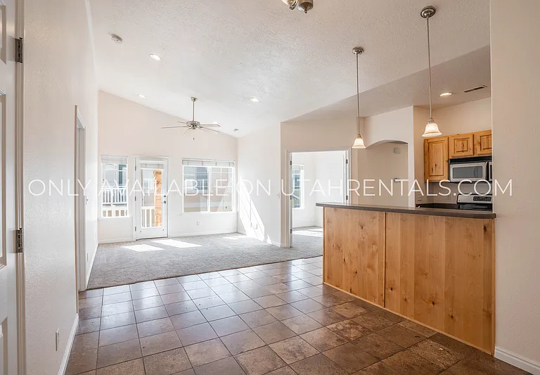 1052 Canyon Meadow Dr #3 — Photo 6