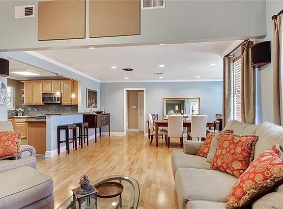 2nd image of 5819 Music St