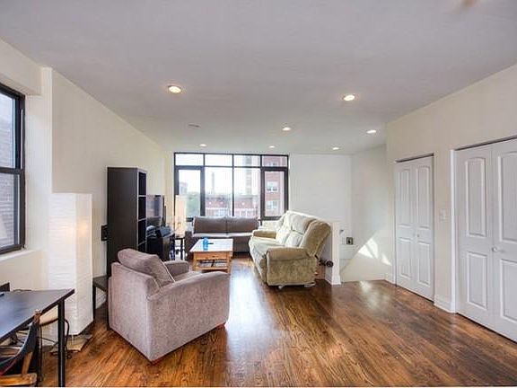 5th image of 5731 N Winthrop Ave APT Gdn