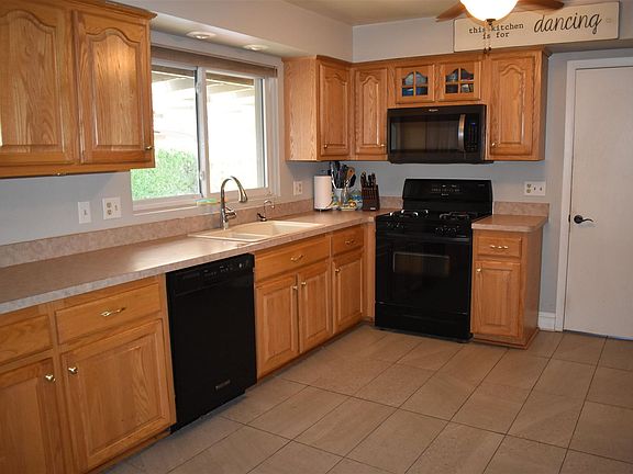 5th image of 16068 Monticello Dr