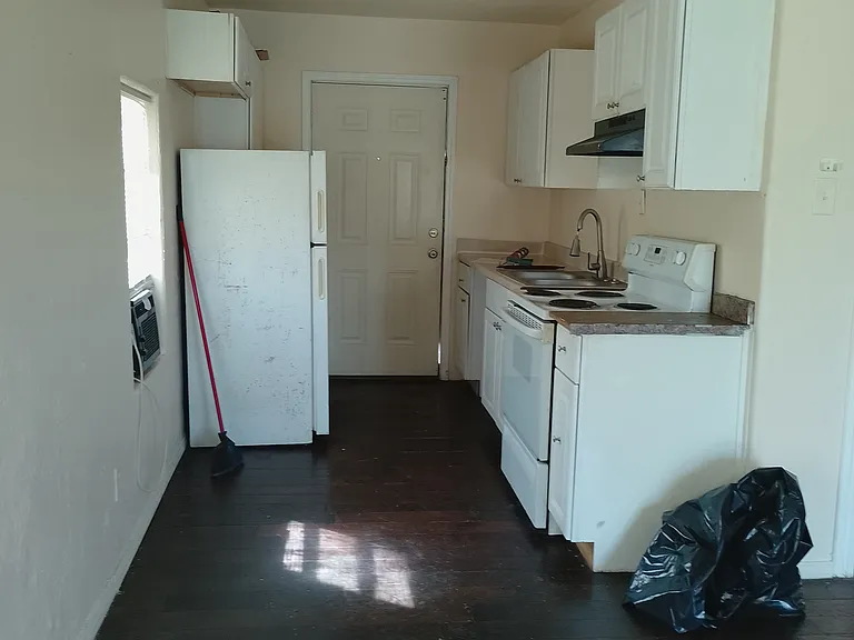 5633 Humbert Ave — Photo 2