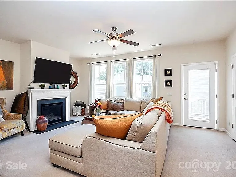 1502 Sharon Rd W — Photo 24