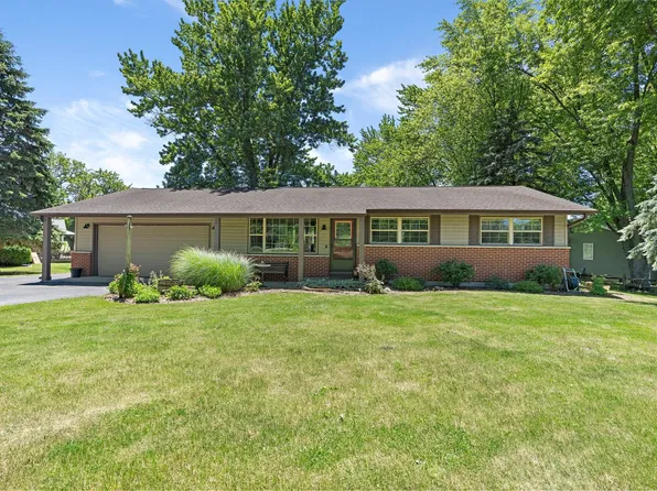 28041 Brickville Rd, Sycamore, IL 60178