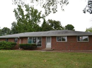 412 N Service Rd, Saint Peters, MO 63376