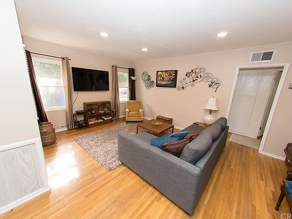 4th image of 5249 Comercio Ave
