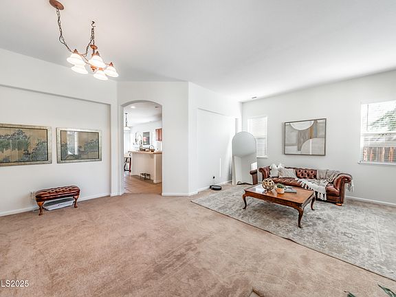 4th image of 2750 Arrowsmith Dr