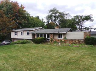 7771 Fairlawn Dr, Mentor, OH 44060