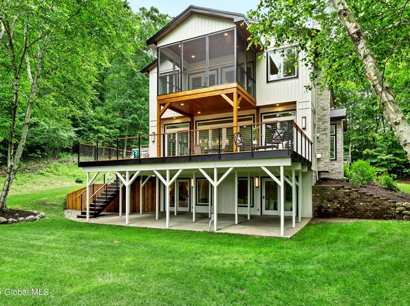 84 Fitzgerald Road, Queensbury, NY 12804