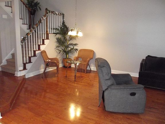 4th image of 9130 Kings Canyon Dr