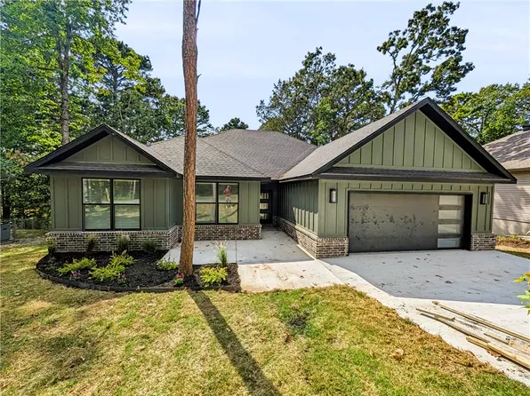 12 Radcliffe Dr, Bella Vista, AR 72714
