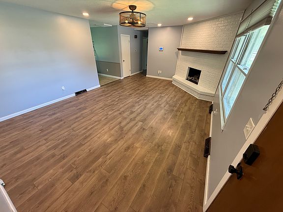 5th image of 1307 W Berkeley St