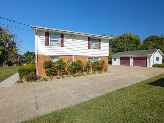 4th image of 306 Oak Ln