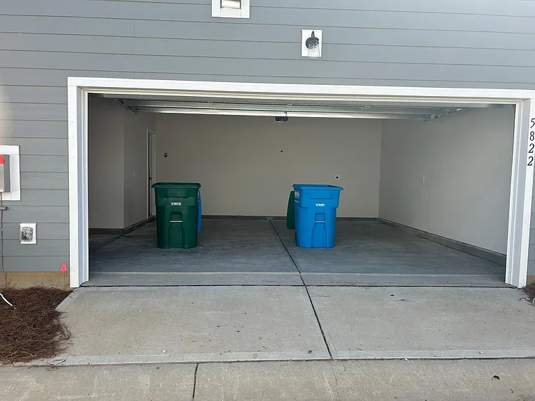5822 Strathmore Ct — Photo 19