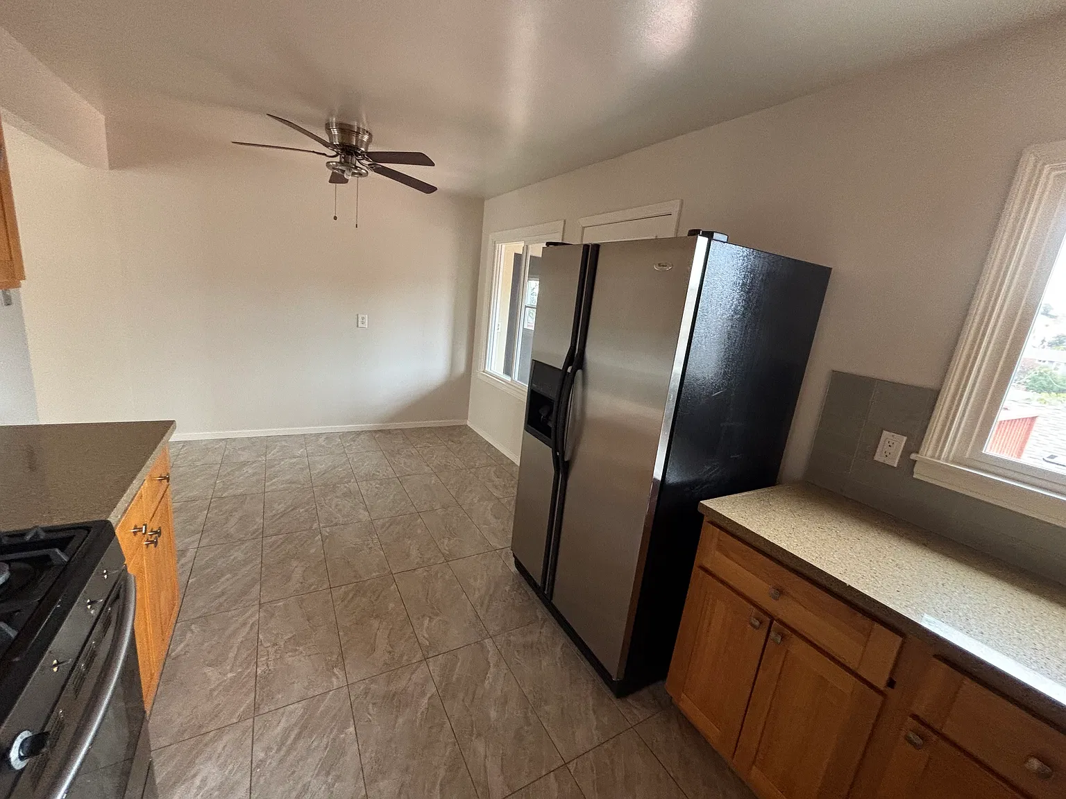 3 bed, 1462 sqft, $2,950 — Photo 2