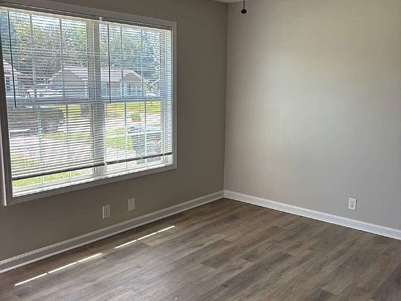 5th image of 119 Gail St