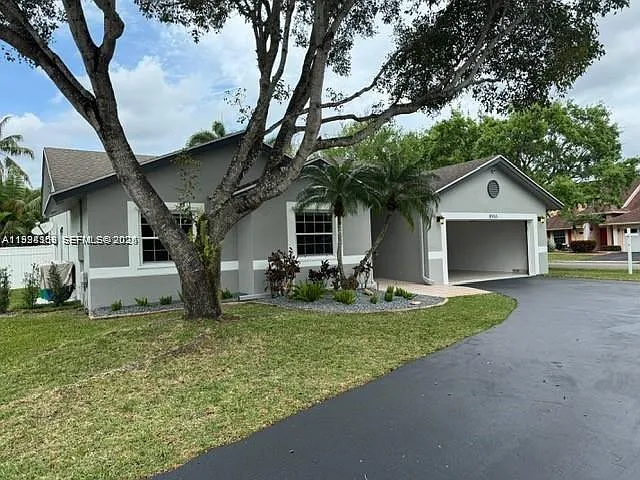 4 bed, 2044 sqft, $5,200 — Photo 3