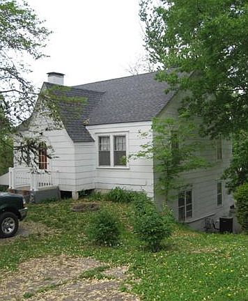 2nd image of 561 Flora Ave