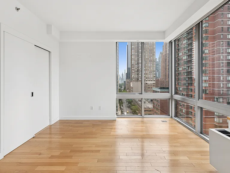 225 W 60th St #18E — Photo 7