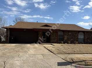 2038 W Toledo St S, Broken Arrow, OK 74012