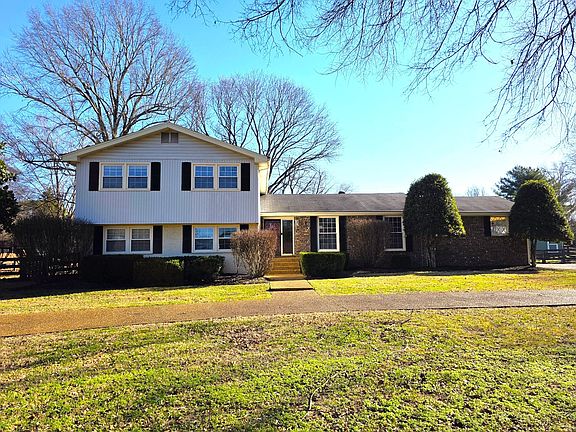 3rd image of 5016 Twin Lakes Dr